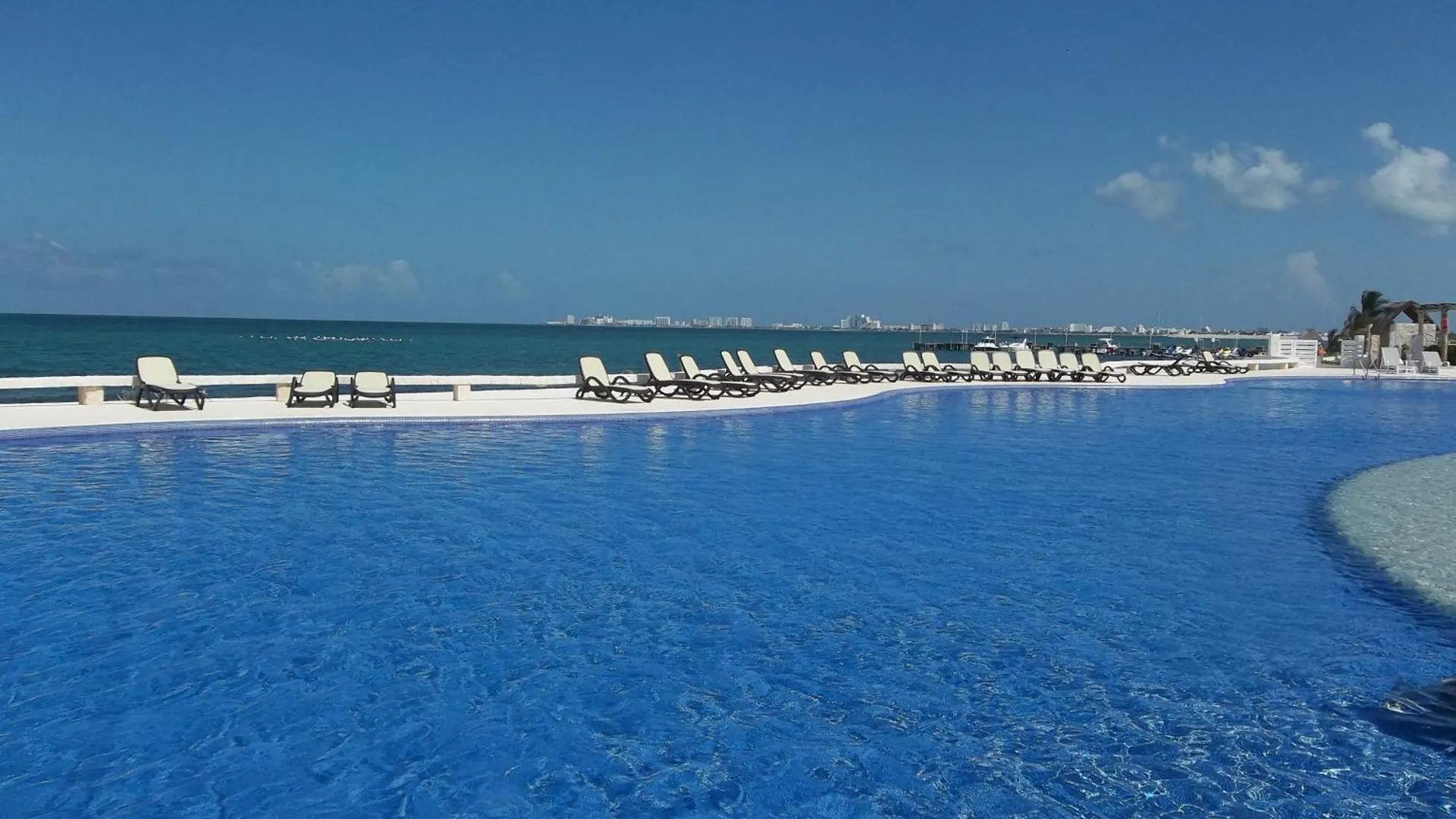Luxury Apartment Ocean View & Beach Front In The Best Location Of Cancun 0*,  Mexico