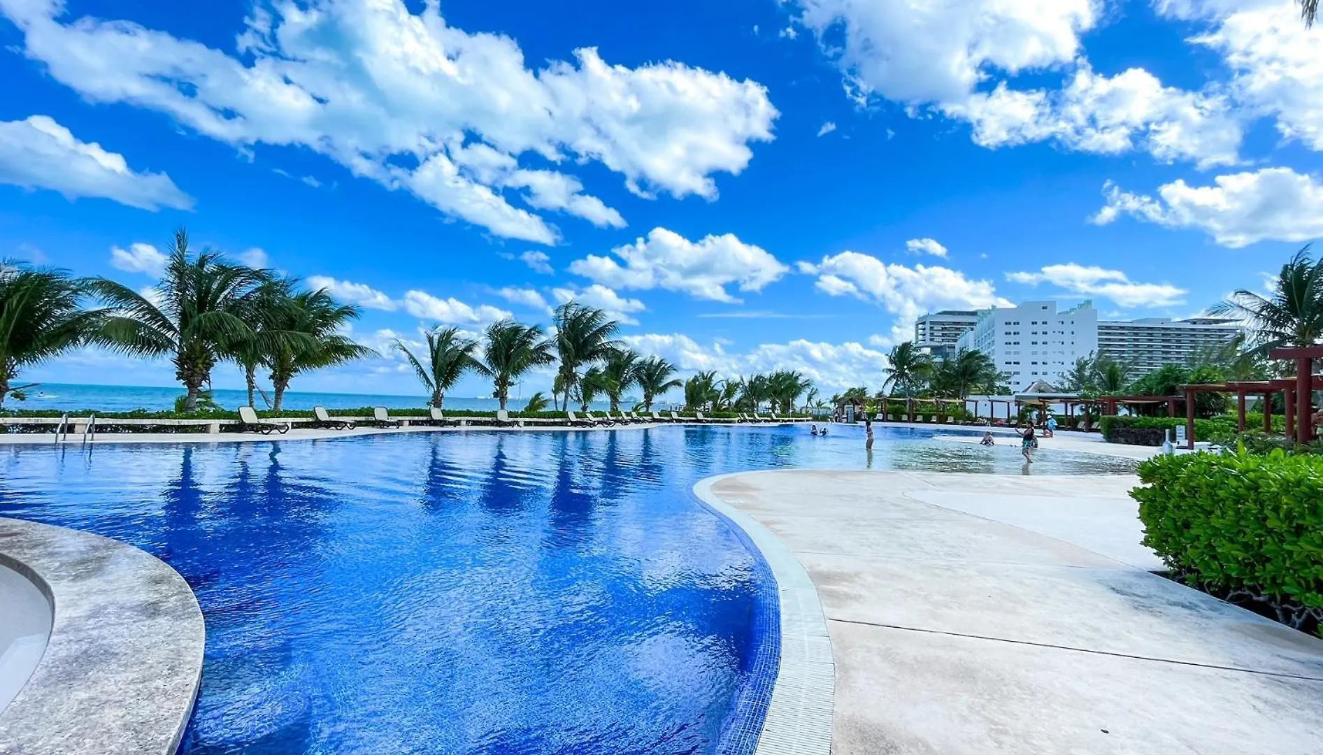 Luxury Apartment Ocean View & Beach Front In The Best Location Of Cancun