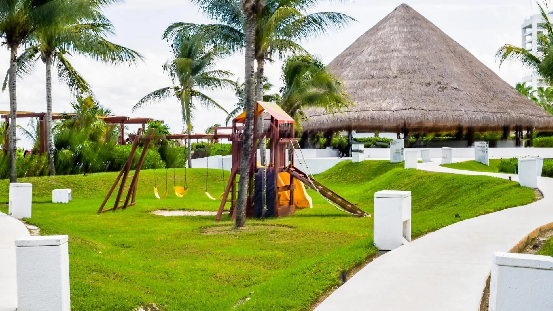 Luxury Apartment Ocean View & Beach Front In The Best Location Of Cancun