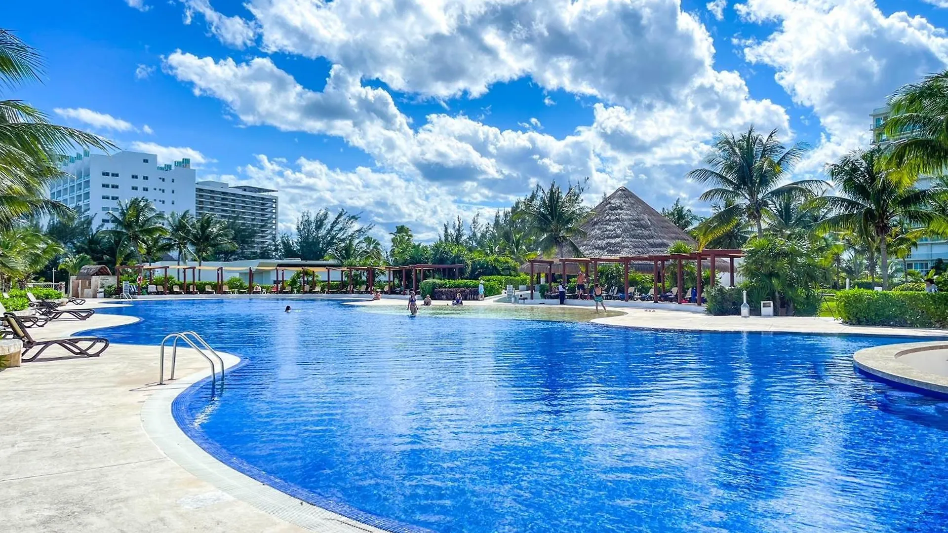 Luxury Apartment Ocean View & Beach Front In The Best Location Of Cancun